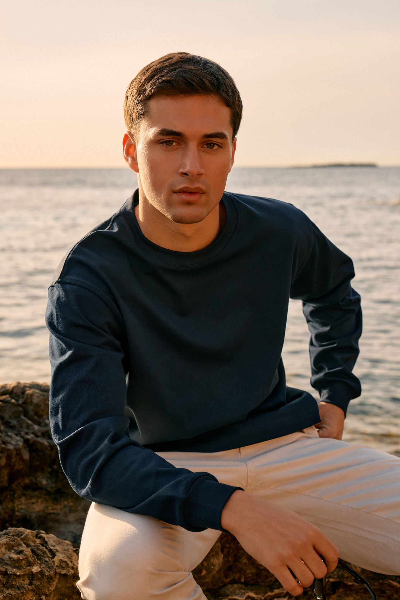Styling the Heavy Weight Longsleeve T-Shirt for Every Occasion
