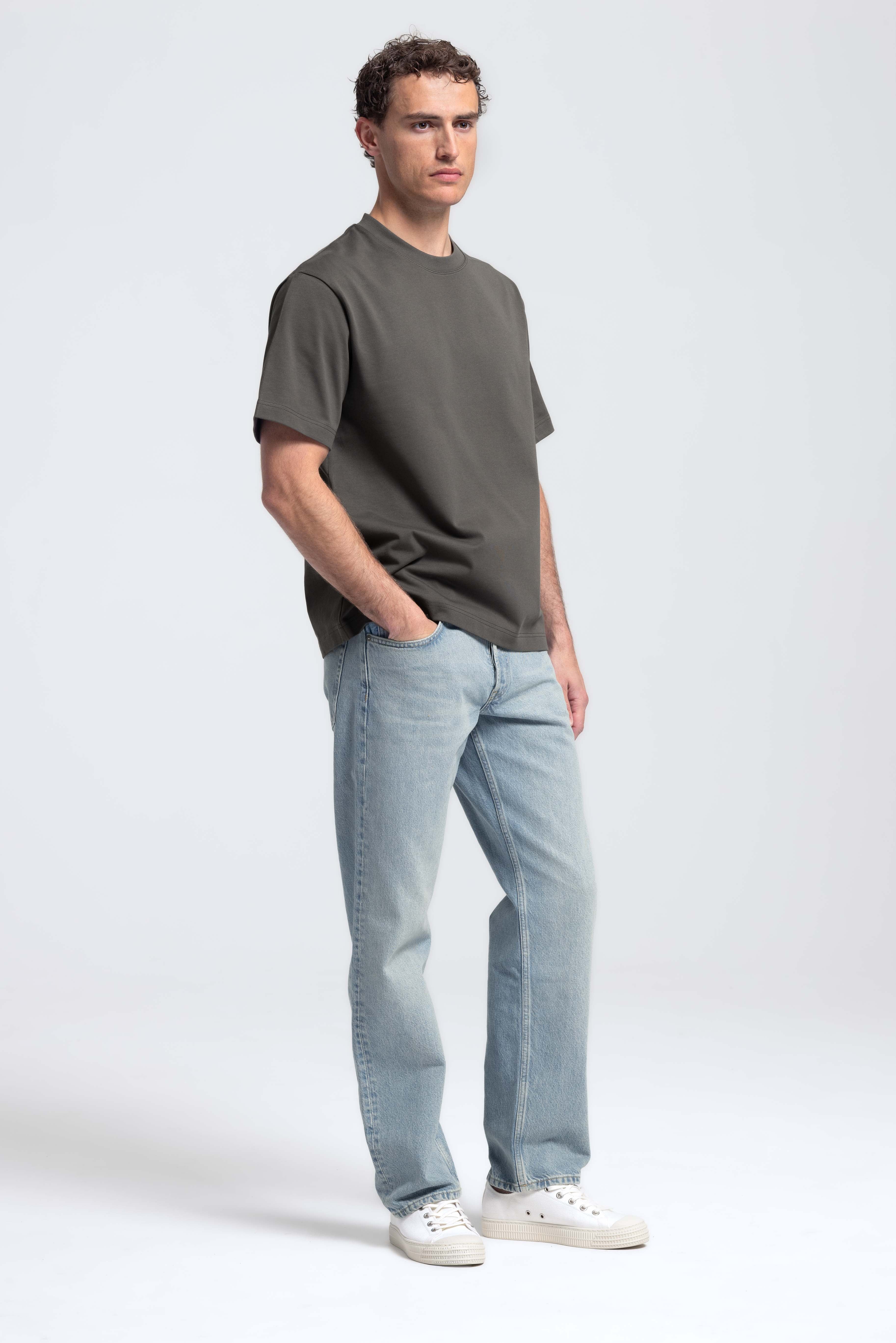 Schweres T-Shirt – Olivgrün
