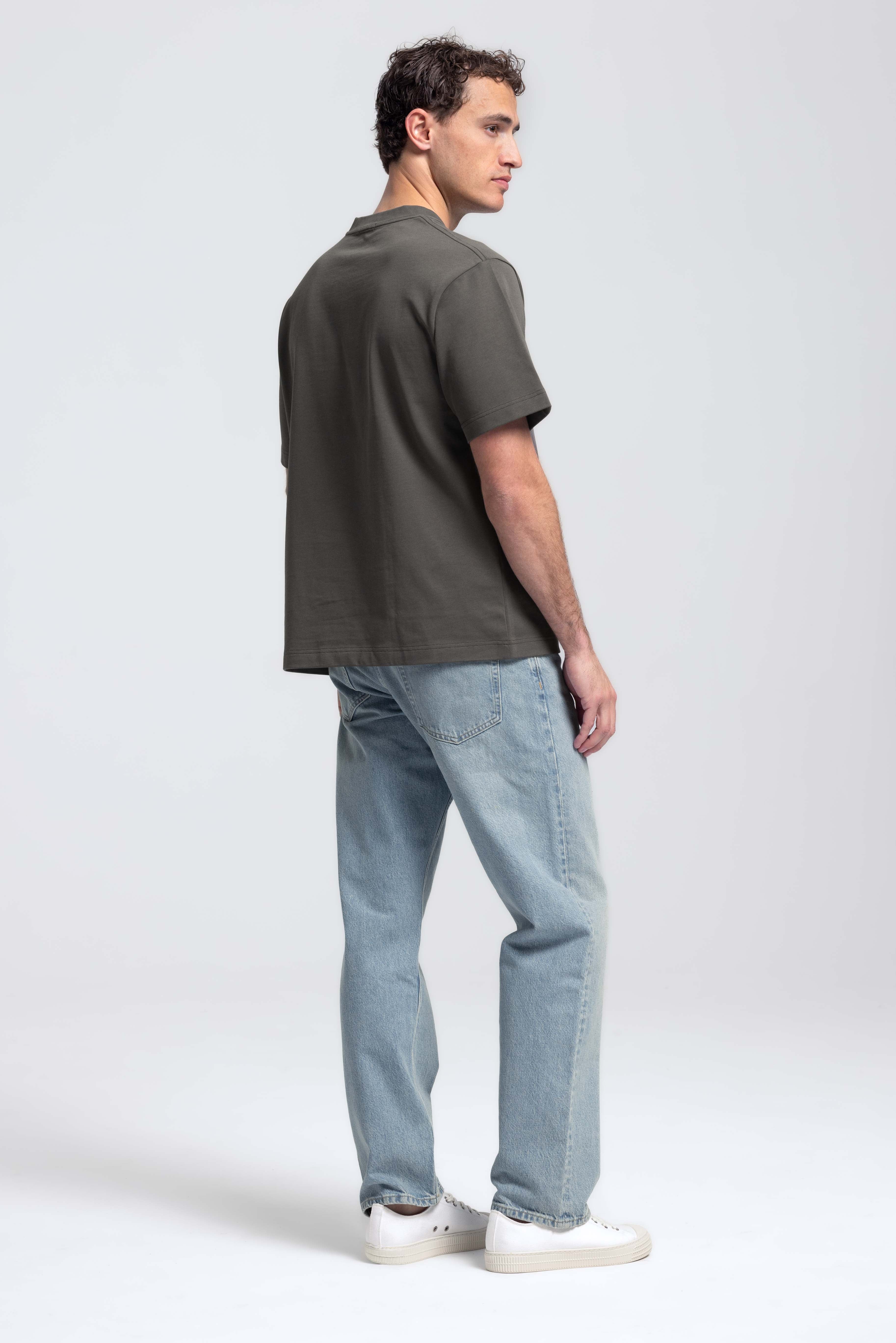 Schweres T-Shirt – Olivgrün