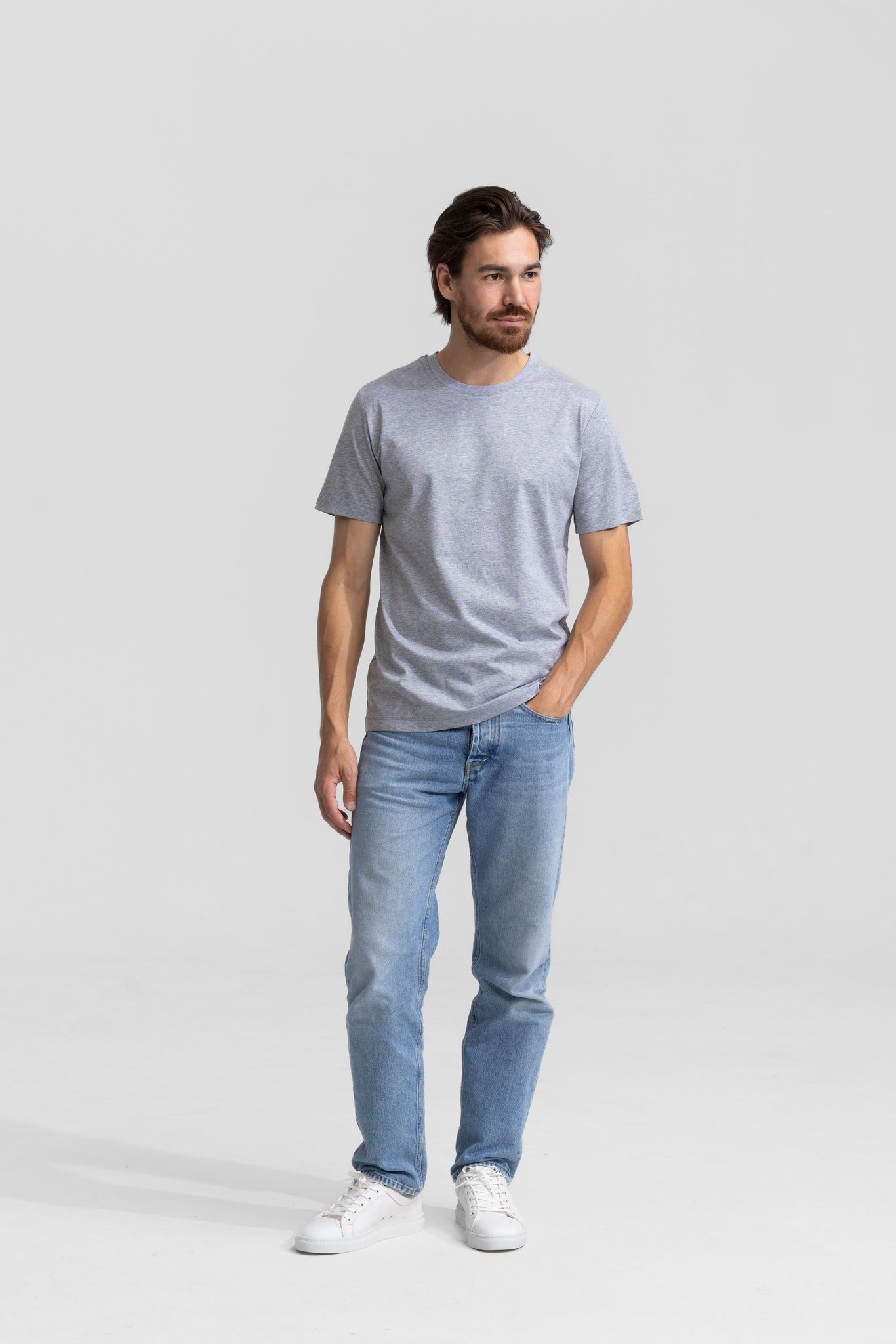 tshirt in grey for men at nølson called asa grey