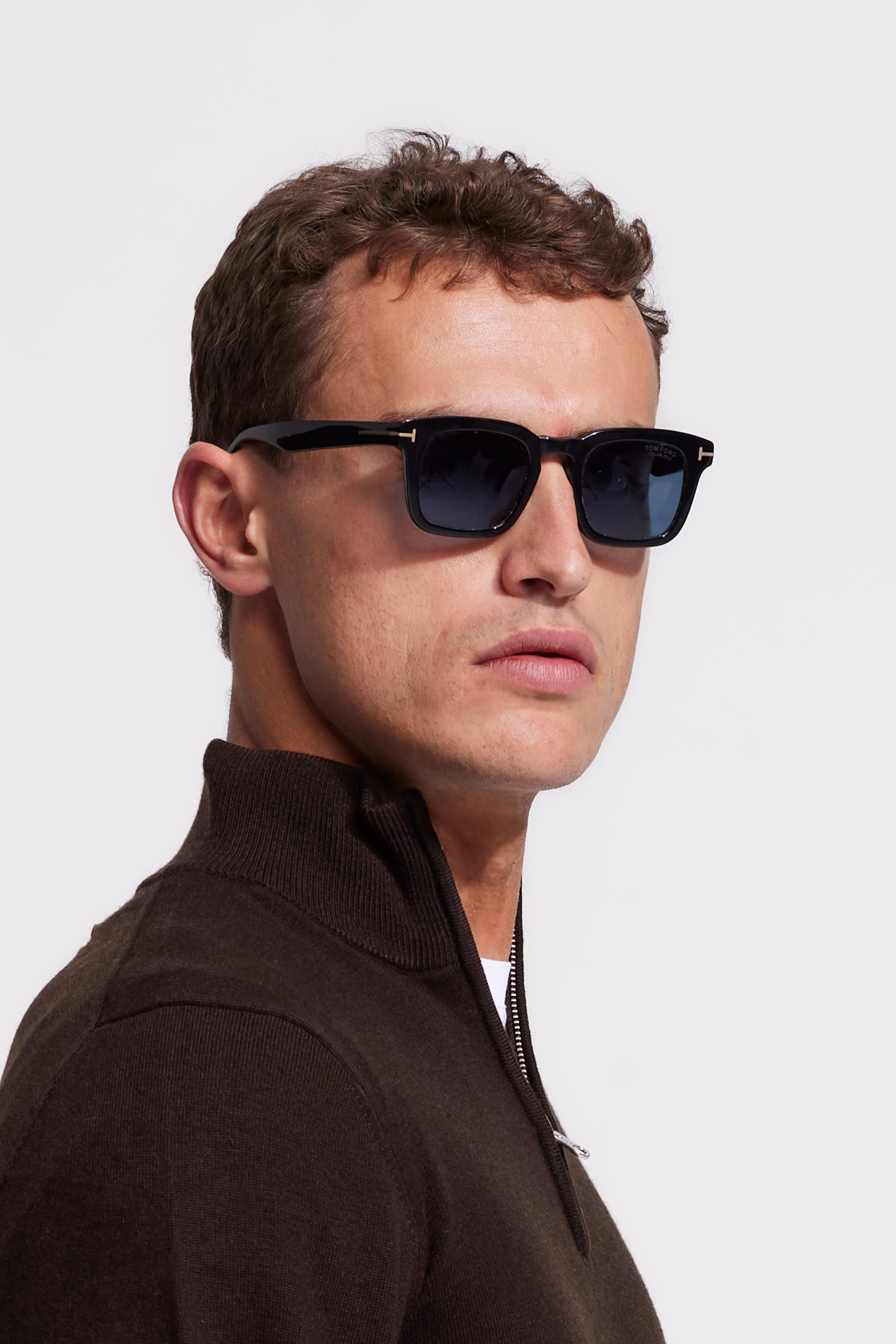 Styling Guide: Why the Brown Quarter-Zip is the King of the Season