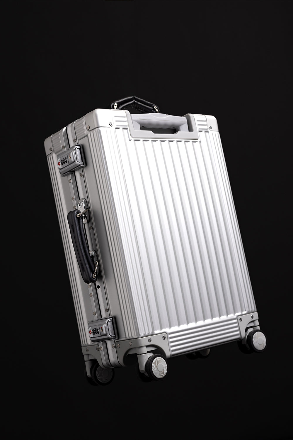 nolon suitcase gatesix